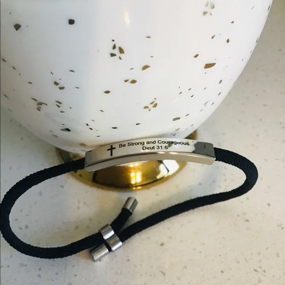 🙏Addressable spiritual bracelet for women are men Be strong and courageous - Picture 4 of 5